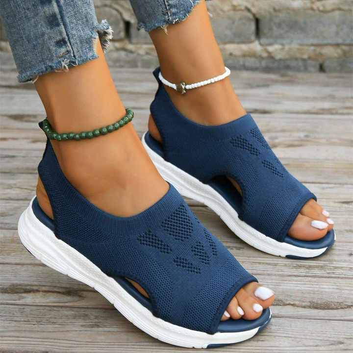 Stylish women's orthopedic sandals, adjustable for a perfect, comfortable walking experience.