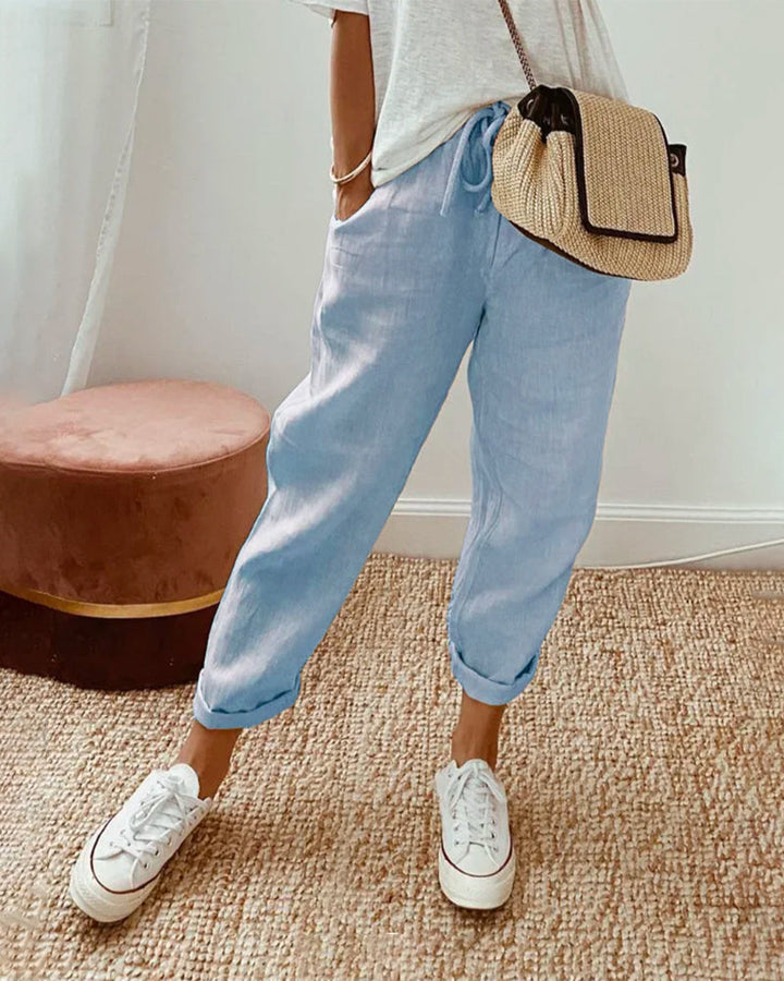 Versatile women's comfort pants, perfect for casual outings or relaxed fashion.