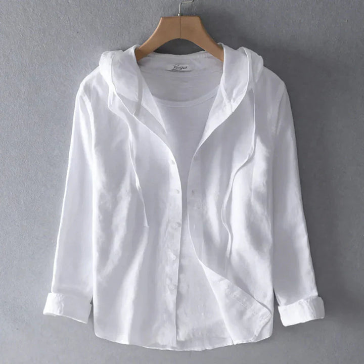 Lightweight short-sleeve women's blouse, airy and comfortable. Ideal for effortless everyday spring and summer looks.
