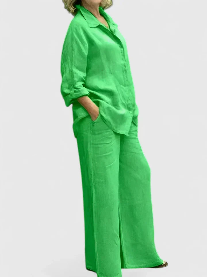 Stylish women's casual wear lounge set, comfortable and chic for a relaxed everyday style.