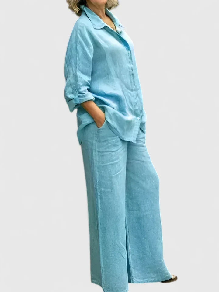 Comfortable two-piece women's lounge set, versatile for casual wear and relaxation.