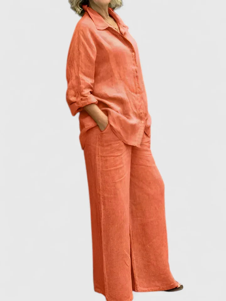 Versatile women's fashion lounge set, offering a relaxed fit for ultimate comfort and style.