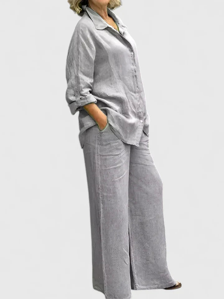 Everyday style women's comfortable lounge set, a chic two-piece for relaxed home or casual outings.