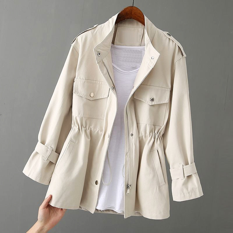 Fashionable women's outerwear, a chic utility jacket suitable for various casual outfits.