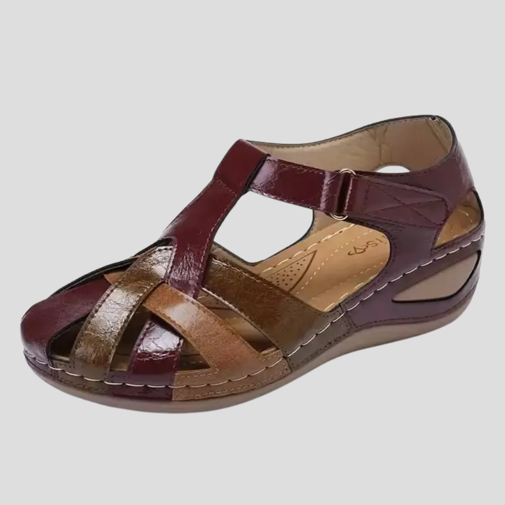 Women's colorblock closed toe flat sandals for spring daily wear, providing comfort and style for casual outings.