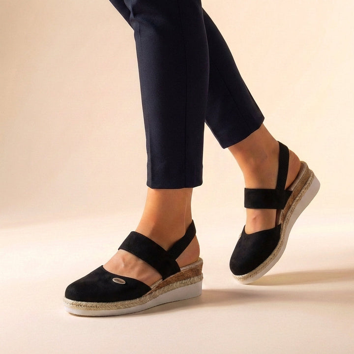 Fashionable women's comfort platform espadrille sandals, versatile casual shoes for summer and spring outfits.
