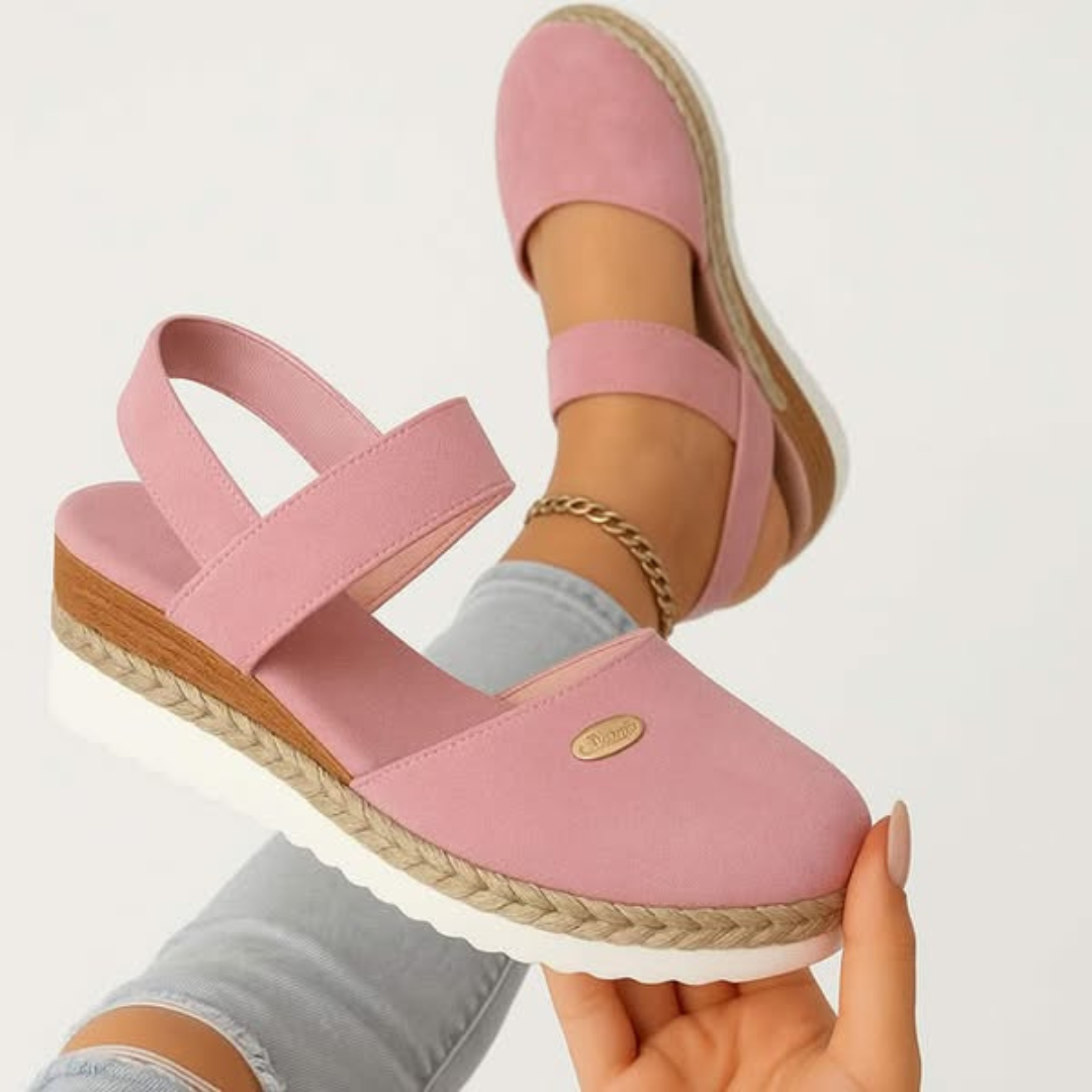 Bohemian style flat sandals for women, comfortable and fashionable with an elastic ankle strap.