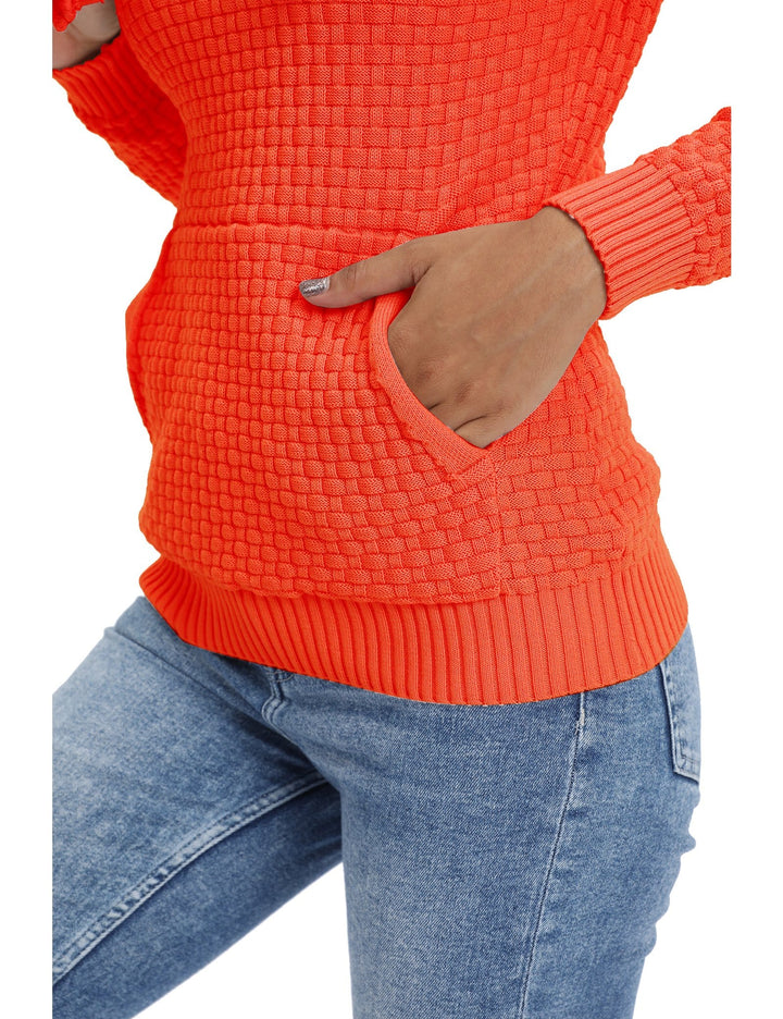 Breathable women's apparel: a versatile pullover hoodie suitable for various occasions.