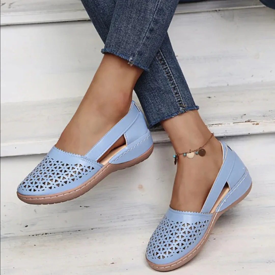Women's comfortable orthopedic slip-on flats with arch support, ideal for everyday summer wear.