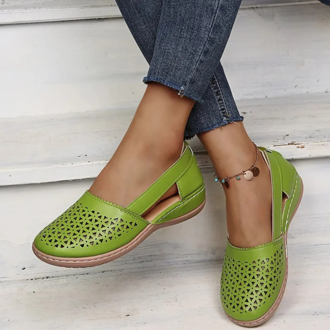 Summer women's orthopedic sandals, comfortable slip-on flats with arch support and a modern design.