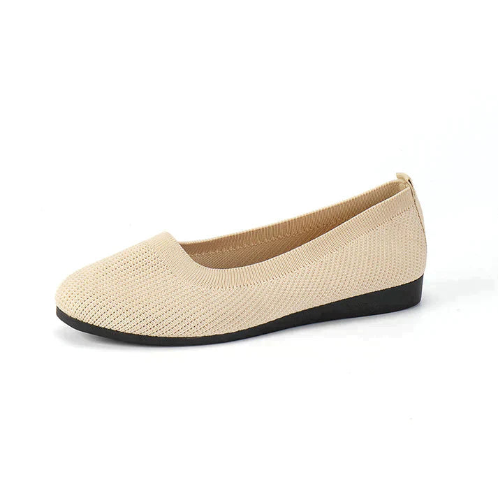 Casual women's ballet flats, ideal for everyday wear & comfortable style on the go.