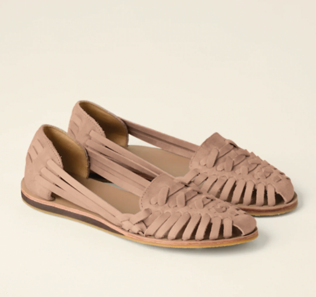 Comfortable women's slip-on sandals, designed for easywear and a chic, relaxed summer look.