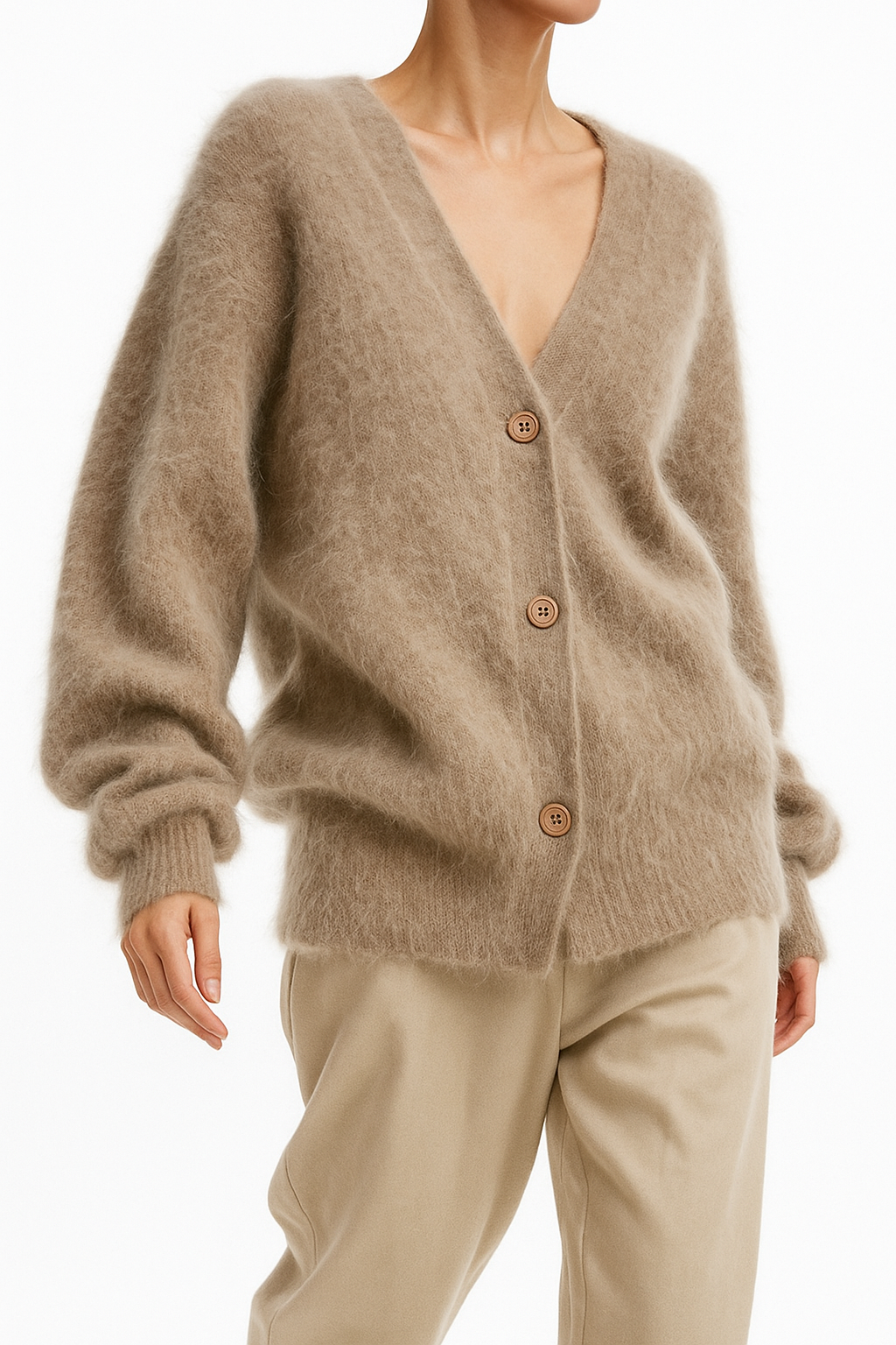 Women's oversized sweater in a heather grey, a timeless and comfortable winter essential