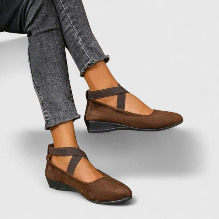 Stylish women's slip-on orthopedic shoes, offering cushioned comfort & versatile style for daily wear.