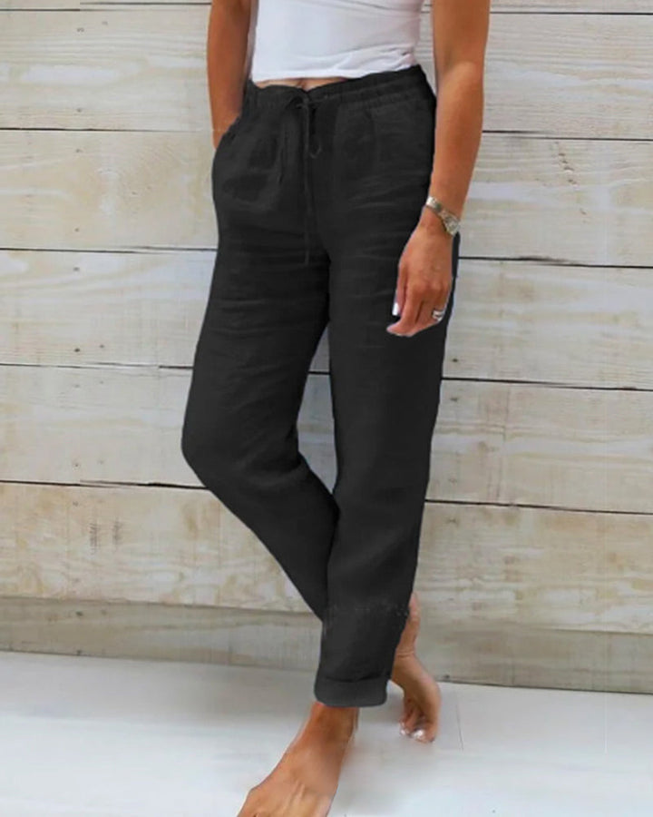 Easy care women's lightweight pants, ideal for everyday comfort. Stretchy, flexible bottoms with chic style.
