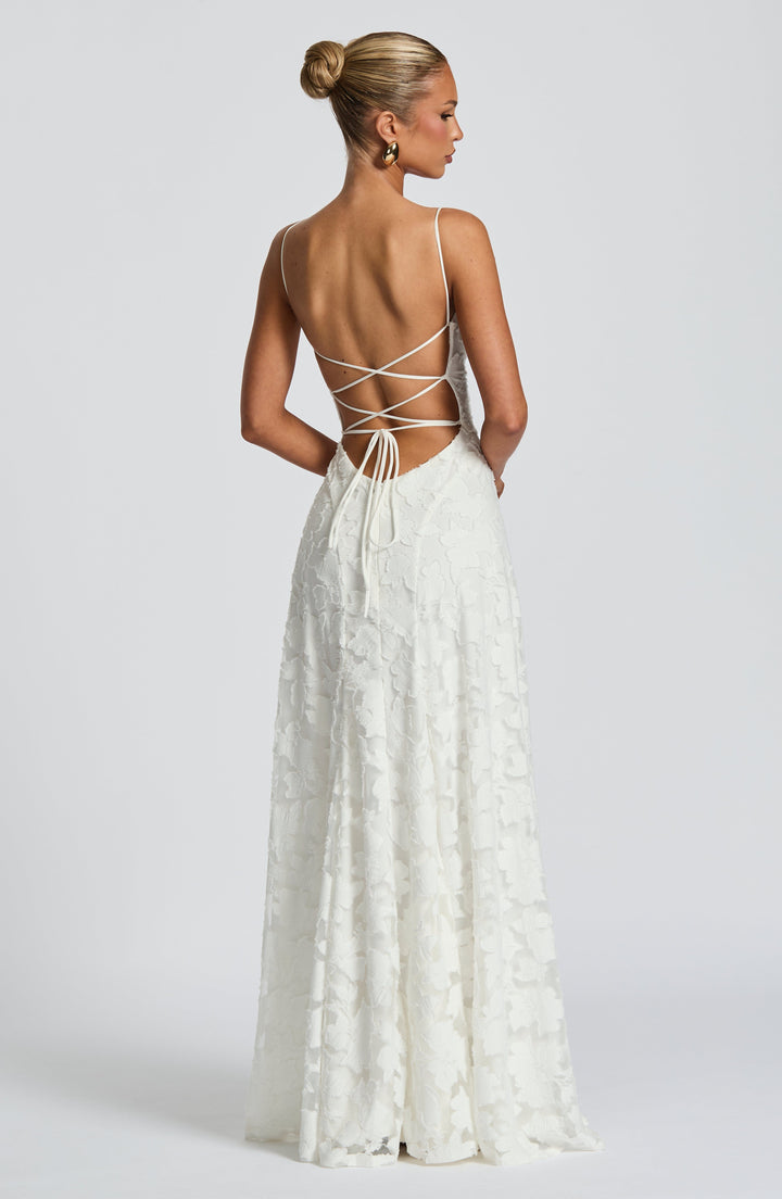 Comfortable yet elegant women's flowy maxi dress, suitable for various special events.