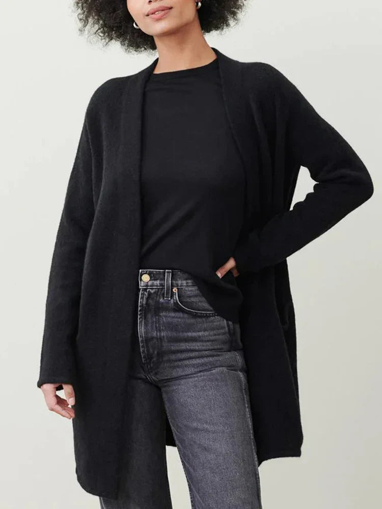 Elegant women's knitwear cardigan, ideal for layering and comfortable fall fashion