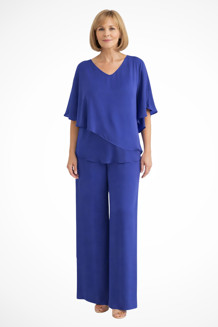 Stylish women's matching outfit, featuring a V-neck batwing top & wide leg pants. Perfect for comfort & elegance.