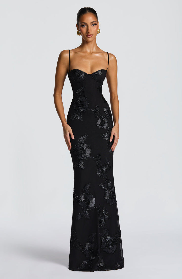Elegant women's floral maxi dress, perfect for spring/summer wedding guests or formal evening parties.