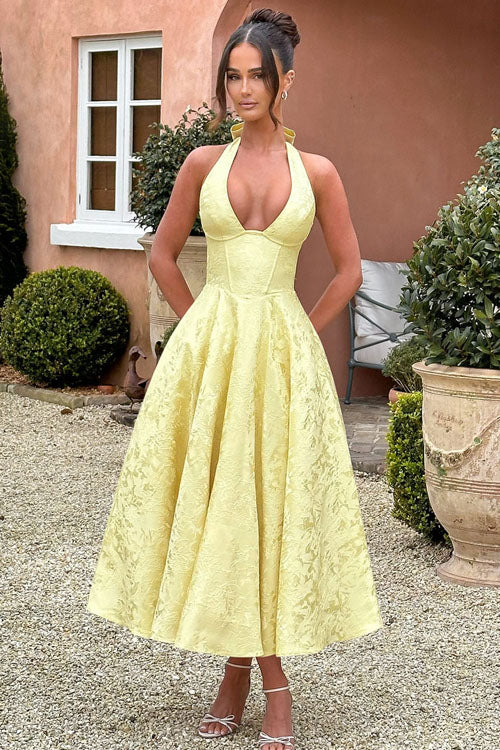 Chic women's jacquard A-line tea-length dress, halterneck style for proms & parties.