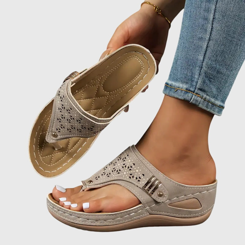 Stylish women's Kaylie wedge sandals for spring & summer, providing orthopedic comfort & support.