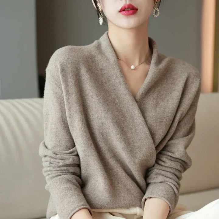 Casual yet elegant women's spring top, featuring a comfortable knit wrap neck design