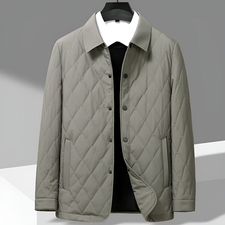 Lightweight quilted coat for women in a neutral color, suitable for various fall and spring outfits