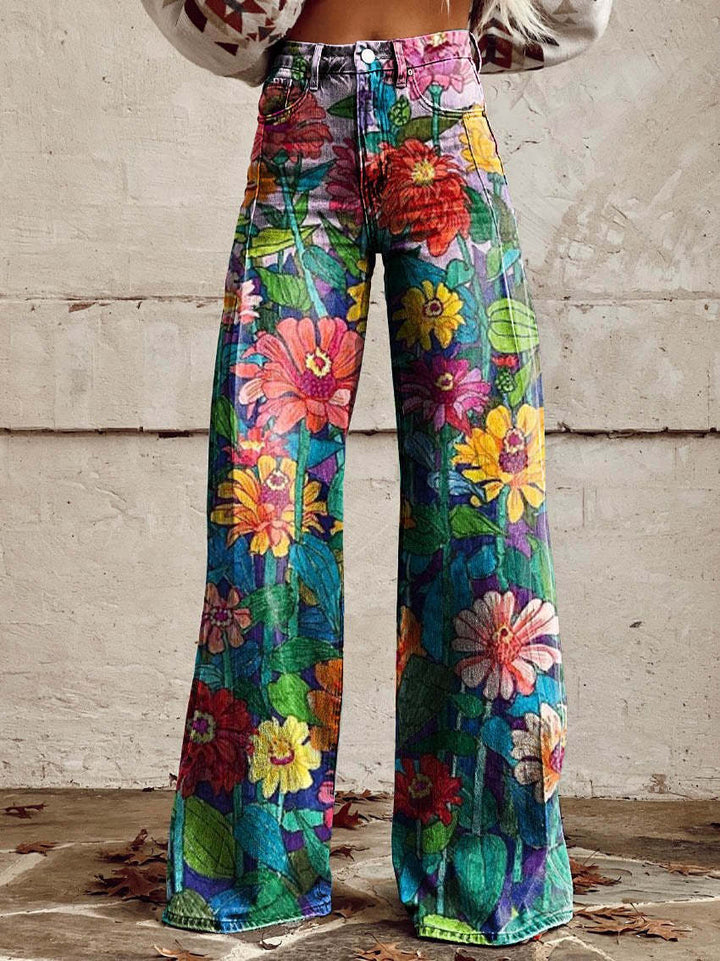 Stylish leopard print baggy jeans for women, long fit and relaxed style.