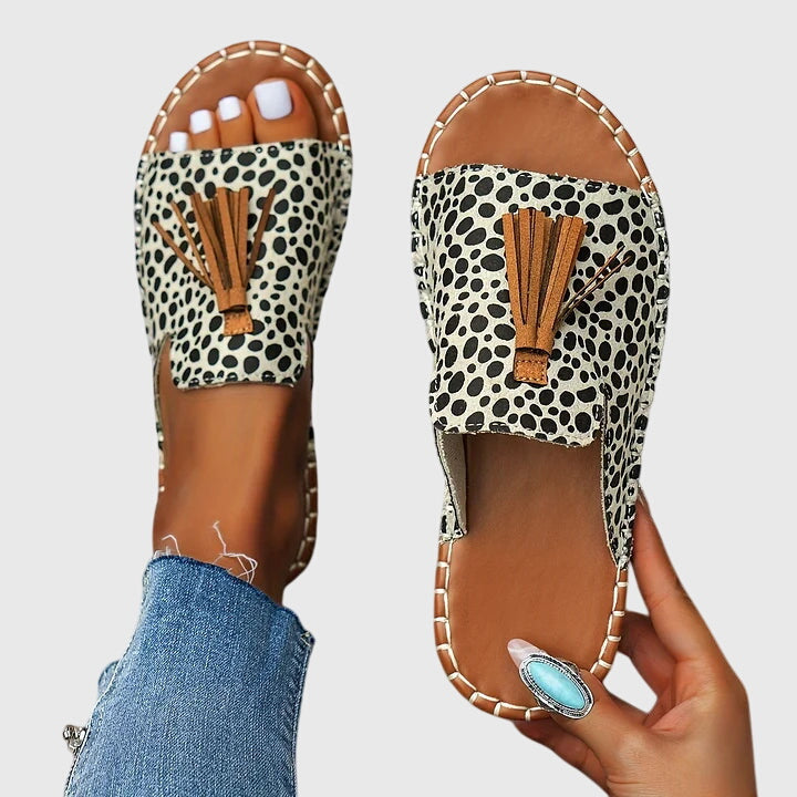 Adjustable strap Lorraine orthopedic sandals for women, arch support, casual summer style.