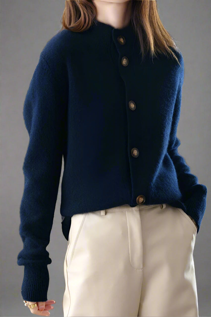 Knitted pattern detail of the soft women's cashmere blend cardigan
