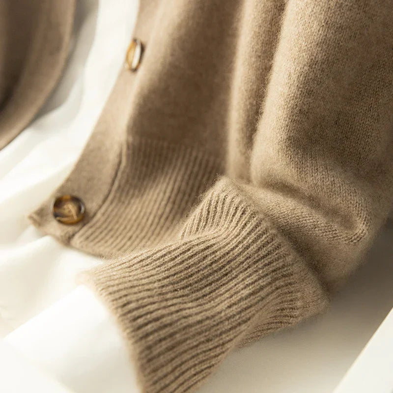 Casual yet sophisticated women's cashmere blend knitwear cardigan for layering