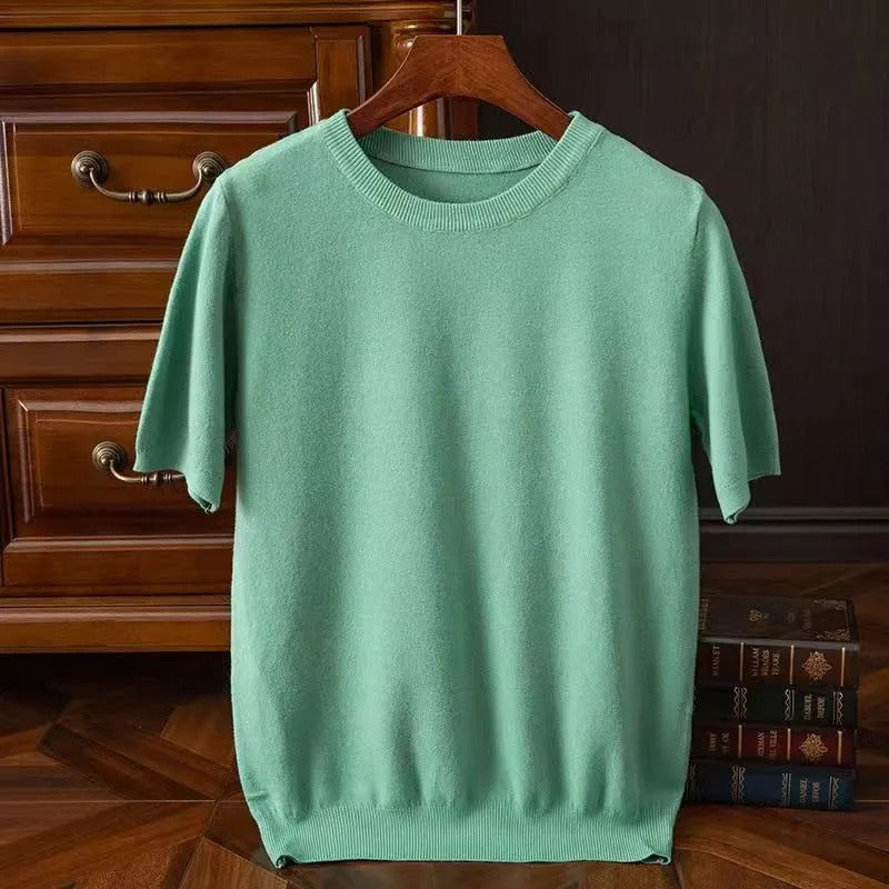 Luxurious women's cashmere tee. Soft, comfortable, and long-sleeved crew neck top for daily wear.