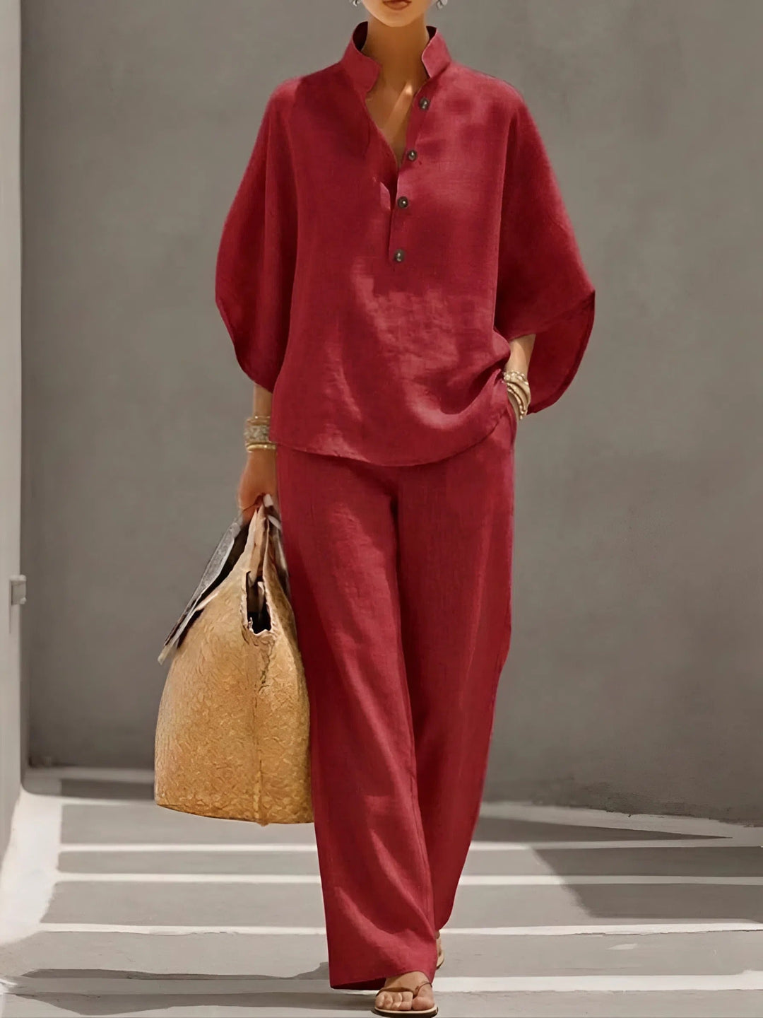 Casual chic women's summer outfit: Mandarin collar kimono top & wide-leg pant set for effortless style.