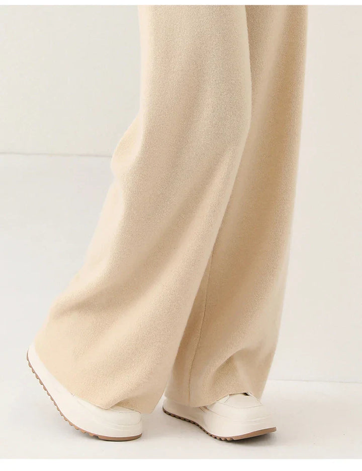 Comfortable women's high-waist merino wool wide-leg lounge pants, perfect for all-day wear