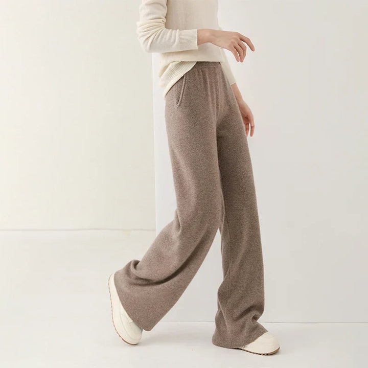 Soft merino wool lounge pants for women, featuring a stylish wide-leg and high-waist design