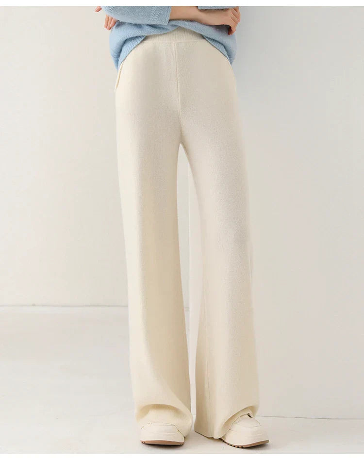 Soft and cozy women's merino wool wide-leg lounge pants, designed for ultimate comfort and style