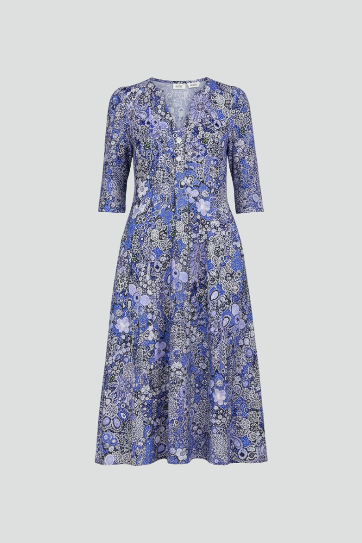 Women's midi dress with V-neck and three-quarter sleeves, perfect for spring and summer casual wear.