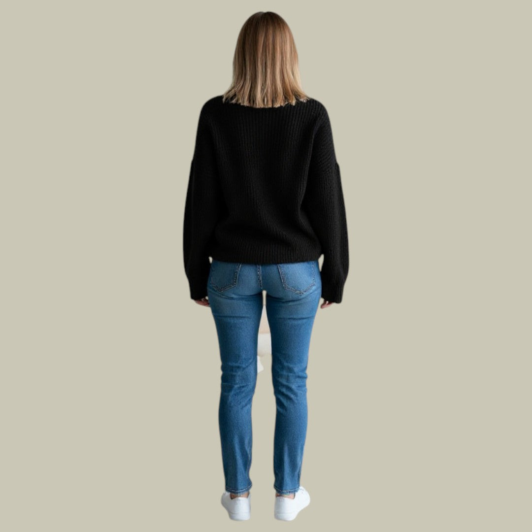 Stylish women's winter turtleneck sweater, a comfortable and relaxed fit pullover