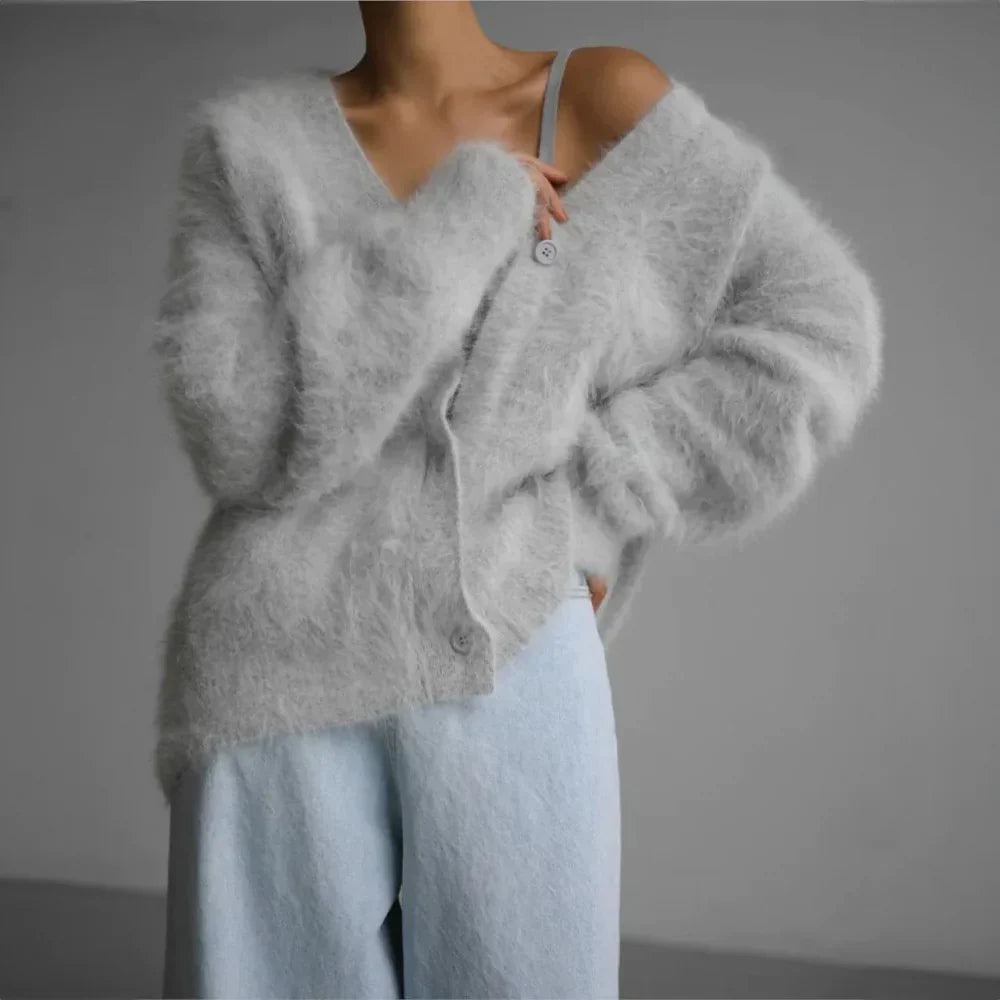 Comfortable women's open front knitwear cardigan in a neutral tone, featuring a warm wool-mohair blend