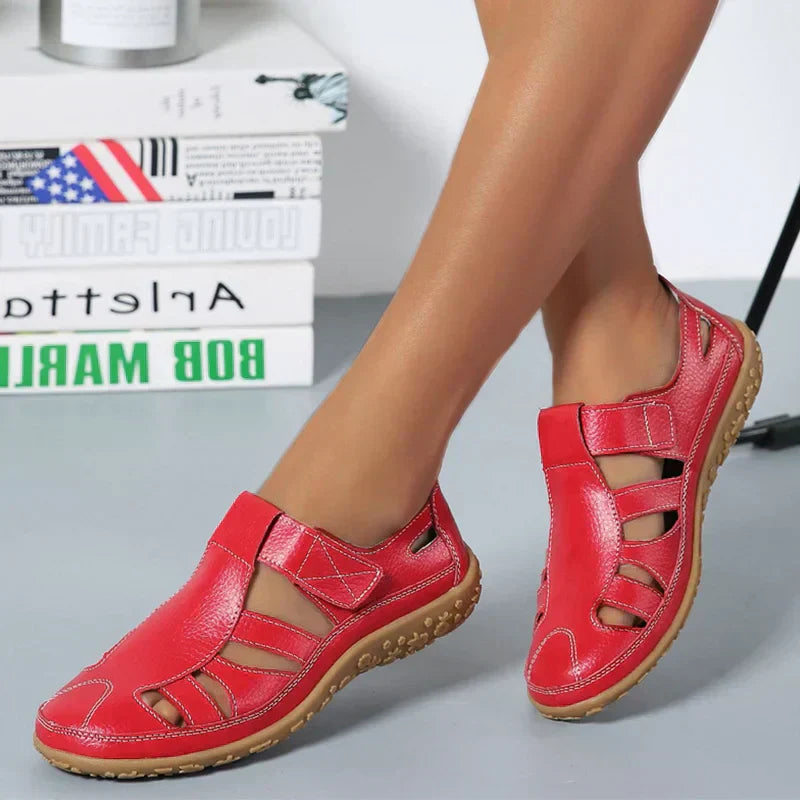 Comfortable women's open-toe summer sandals, featuring adjustable straps. Ideal for warm weather, casual, and walking.