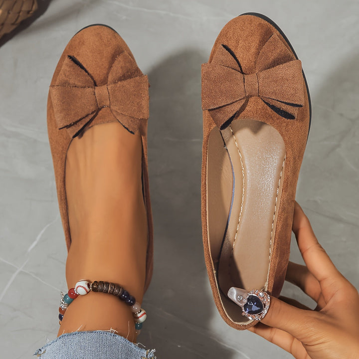 Women's orthopedic flats for active women, combining style, comfort & arch support.