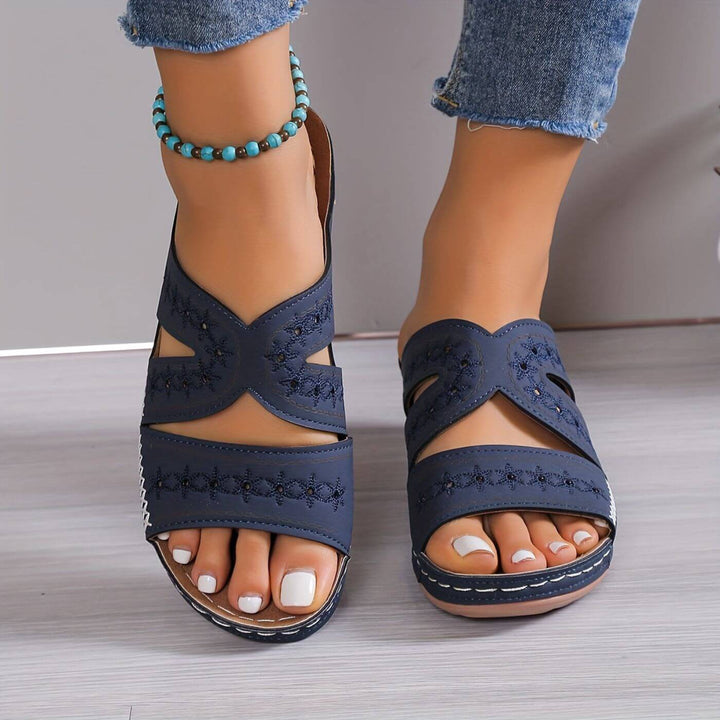 Comfort footwear: Women's health sandals with slip-resistant design and cushioned support.
