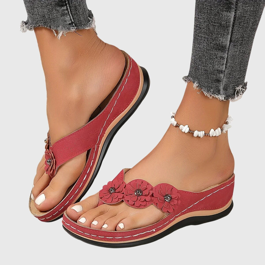 Stylish women's arch support flip flops, perfect for summer casual wear & beach.
