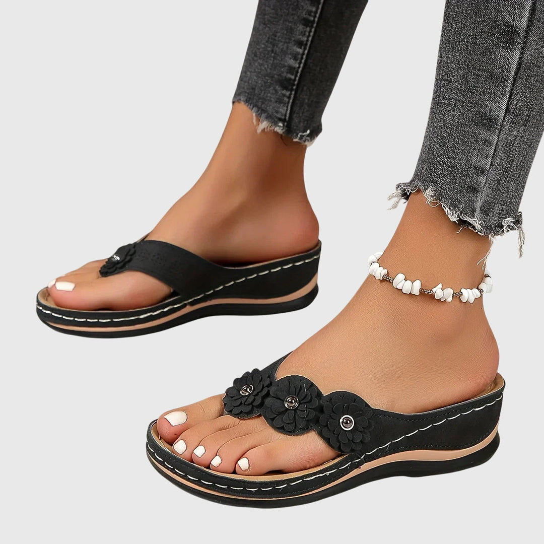 Ergonomic women's flip flops, built for foot health, arch support & comfortable wear.