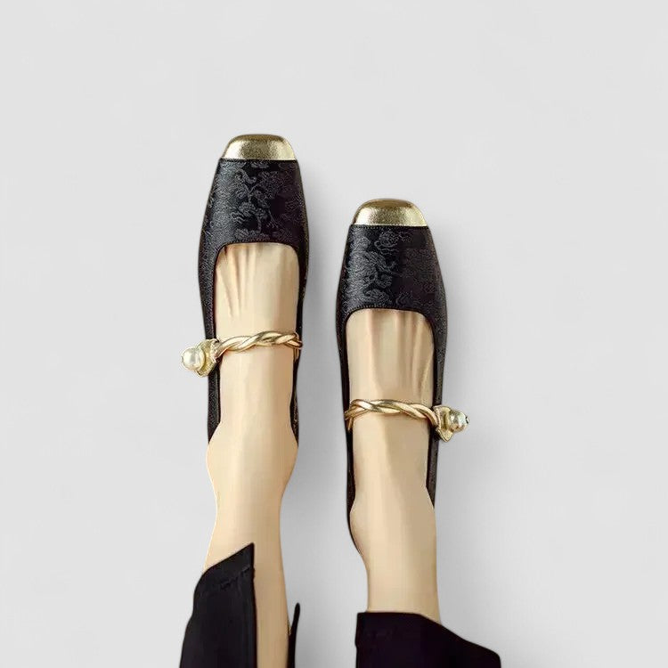 Classic women's orthopedic Mary Jane shoes, vintage inspired, with a sturdy block heel for comfortable support.