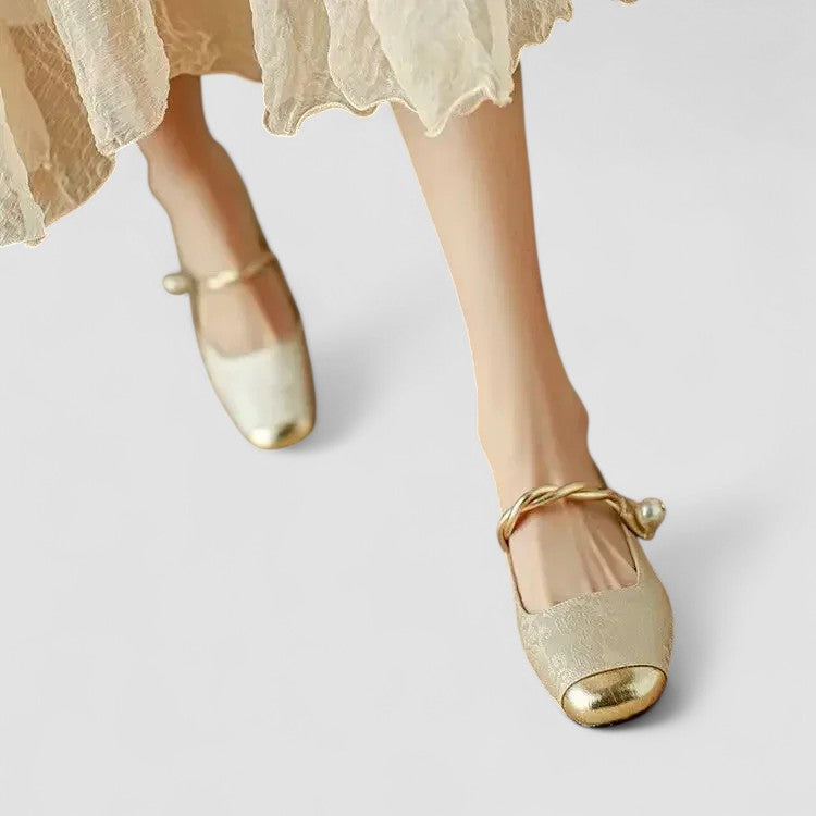 Orthopedic Mary Jane shoes for women, vintage style, providing exceptional foot support & comfort.