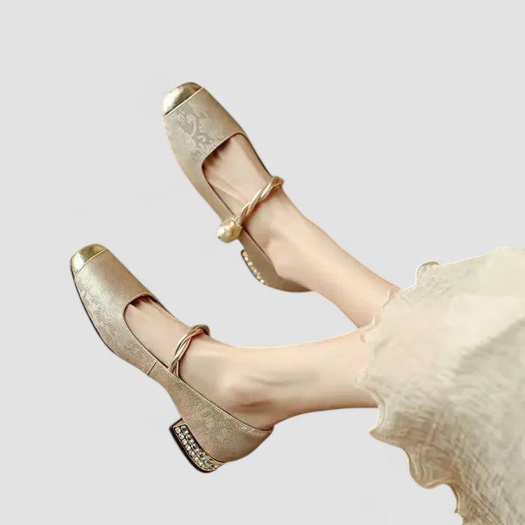 Low block heel women's Mary Jane, orthopedic comfort, classic vintage design with a practical buckle.