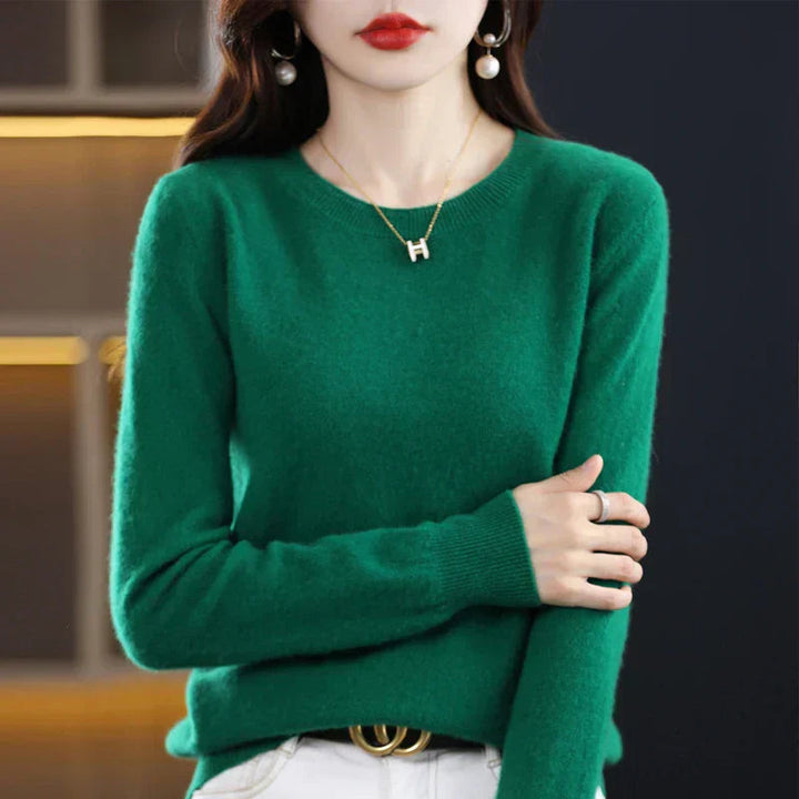 Versatile women's crewneck pullover sweater, elegant everyday style, cozy & classic.