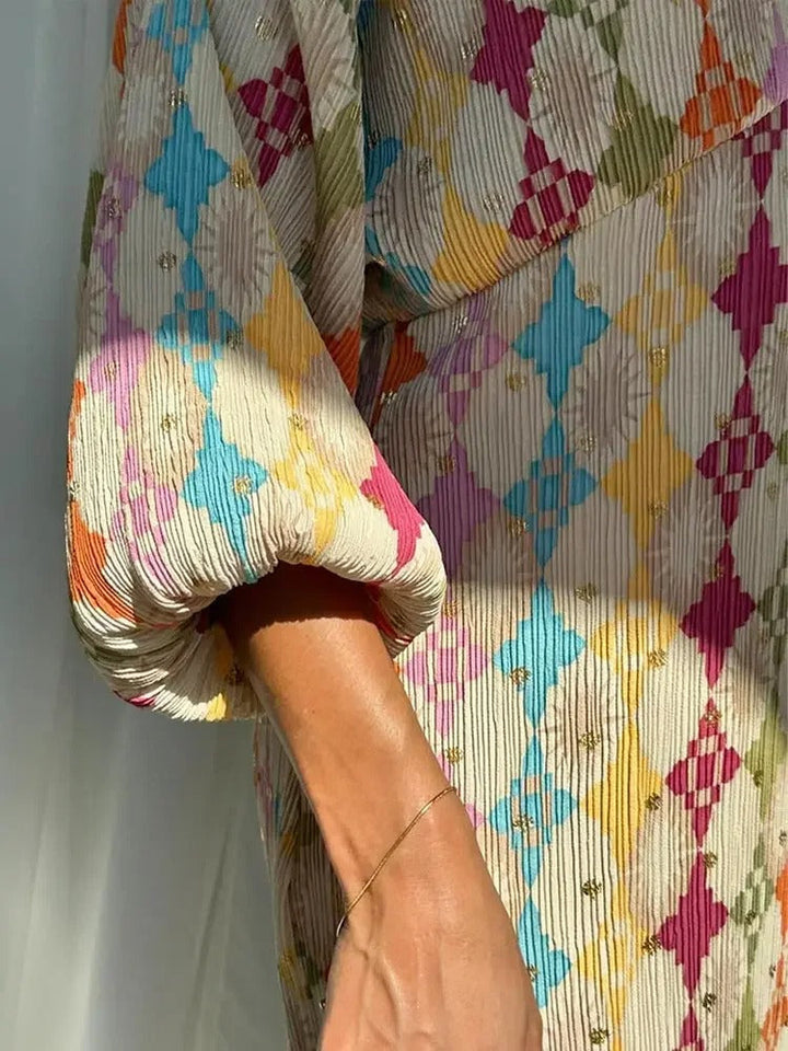 Stylish women's colorful relaxed fit two-piece casual outfit, designed for comfortable everyday spring style
