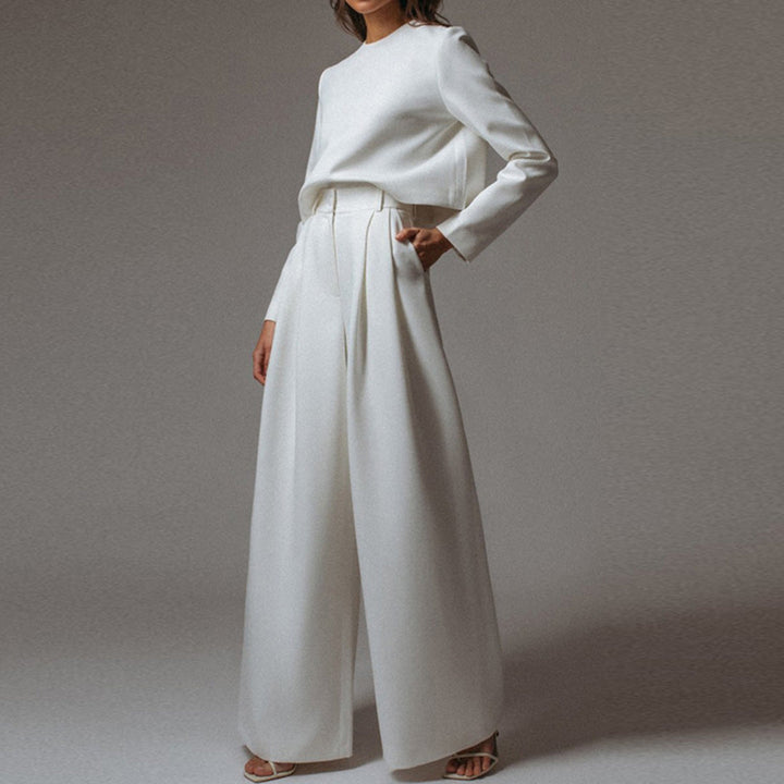 Effortless elegance: women's relaxed fit two-piece top and wide-leg pant set, summer fashion